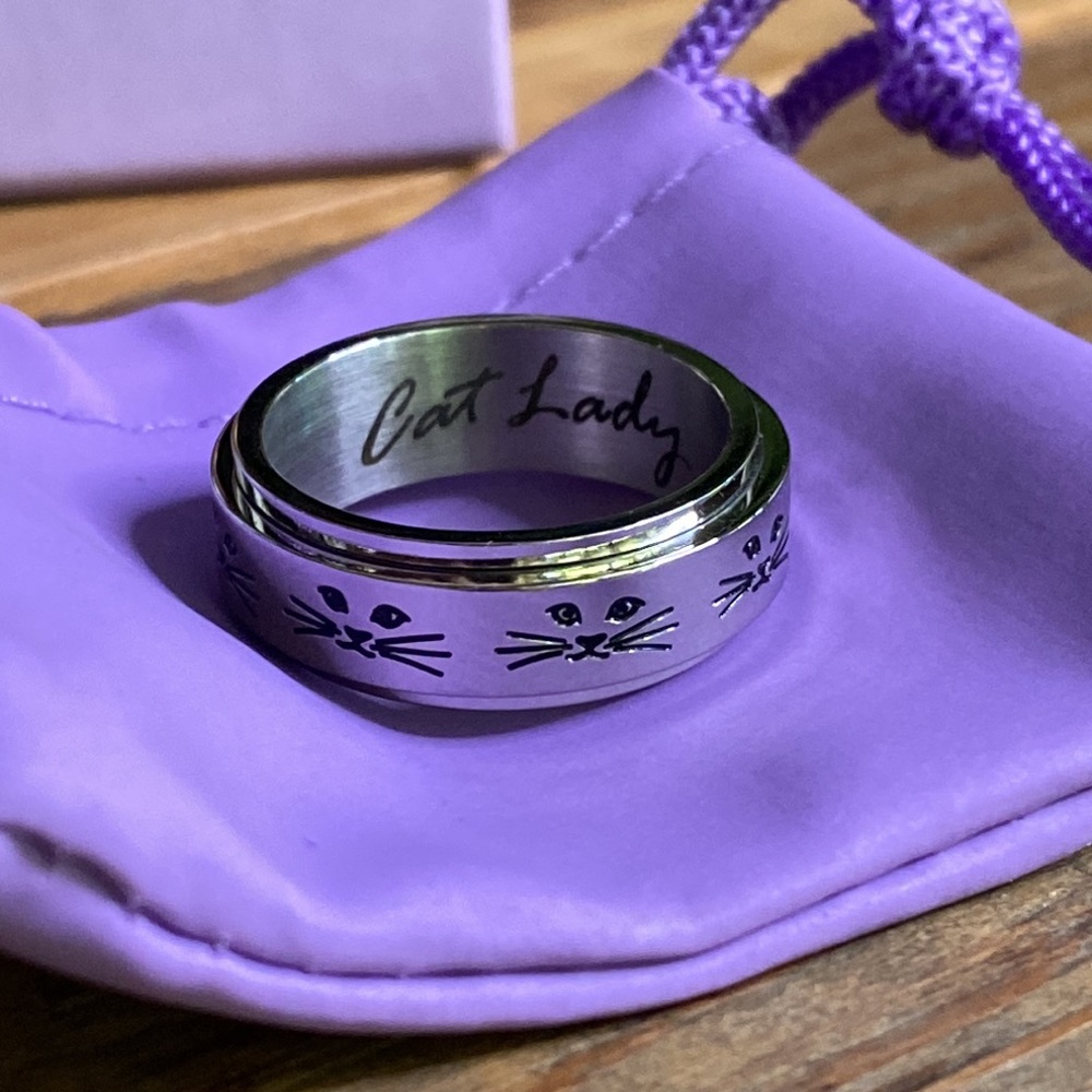 Palm Beach Jewelry by Seta Spinning Cat Face Ring with “Cat Lady” Inscription😸